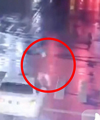 �鲨·90�󿪱���ײ������ ��������19��