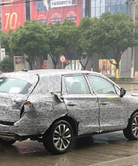 ���˽�ͷ����ĳ��֪���³� ȫ�������Ų�װ�ڽ�ͷ�Գ�