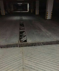 С�ģ�����ĳС�����³�����һƬ��