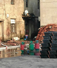 ���գ�����ĳԱ�������Ż� �����ٱ�����Σ�����ȳ�4��ú��ƿ