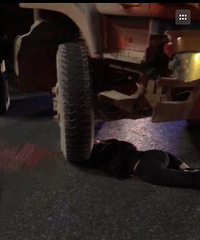 ������ɽ·���ҳ��� С�����Խ���©��������������ͼ��