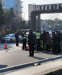 ͻ����÷���޾����ſڳ��� ���ֳ���С�γ���ײ