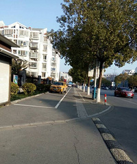 ����ĳС��������ͣ��λ���ع���������������Ѳ� ͣ��������