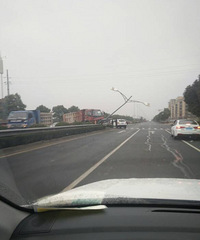 �ߴ�·���̳���С����ײ ·�Ƹ������ˣ�