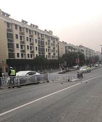 ��λ����̫�Ե�����·������ײ�����