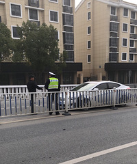 ��λ����̫�Ե�����·������ײ�����