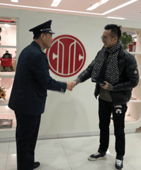 �������б���ʰ����   ���˺��´���������