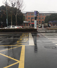 ����·��һ���ſڵİ����� û��һ�������ҵģ�