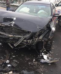 ײ���е�ң�·��̫�� ���ȳ������¹��ˣ�