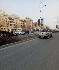 �����³�����ȭ·�ٰ����ſ� һ��δ�����³�ײ��һ��Ƭ����..