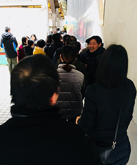 ���ˣ�ȥ��������˳��򴺾�  �����Ȼ�ŵ�������ͷ��