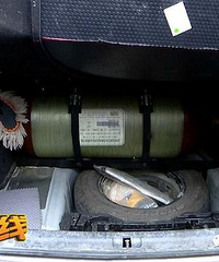 ����һ���Ӵ�4S������һ���³� Ȼ��һ��·�ͱ���������