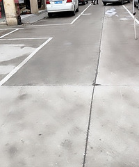 ��ҵ�Լ����˸���λ ͣһ��������ǿ ������������̯λ��