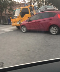 �±ƣ����������ϳ������ų� �ͱ�ײ�ˣ�