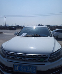 ��ã�����ͣ�ڹ����ſ� �����ڴ������Ϸ���ש�龯��