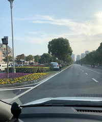 һ�������ĳ�׶�԰�ſھͳ������ˣ��γ�����̻���������