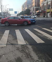 ��·�ڻ���һ����һײ���Ϻ�һƷ����һ������ײ��