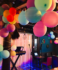 3.14��ɫ���˽ھ�Ʒ���ѻع� �������º����ر߳Ա����ֱ��