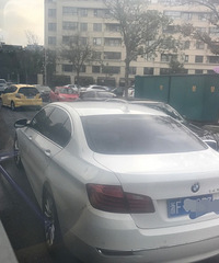 ����ĳУ������ͨ����������һ�ҳ��ѳ�ͣ·�����ȥ������