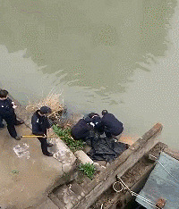 ��㤣�����ĳС�������̳�һ���ˣ�