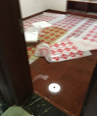 "嘉兴巴*都市:新装修的房子污水粪水倒灌,物业居然不肯赔?!"