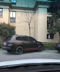 ����˽�ҳ����ú�ͣ�� ·��ʣ����3�׿��� ��ŭ����