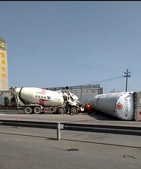 �����Ŷ������ͻ������ �۹޳�ײ����Ȼ���� �ѷ����