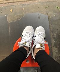 �����ۣ�С����Ҫ���ҽ�����˵�����hold��ס��