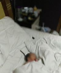 ���ģ�Ů�Ӱ�Ӥ�����ڼ���ĳ����  �Լ�ʧ������5Сʱ