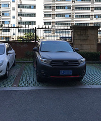 ����������ɫSUV��1��ռ����ͣ��λ ���ѣ����ò�������̫��