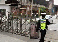 �����γ��ڽ�����ǰ����Χ�����������ˣ�