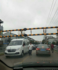 ��ù�ߵģ��³���û���� ��ײ�����ż�