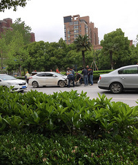 ����·һ�����ı��ոܱ�ײ���ˣ����ѣ�������������