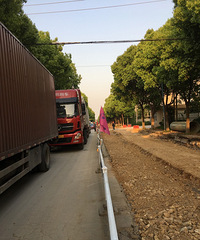 ����ĳ���޵�·�г���̥������Ų ��ú���һ�������߲���