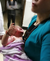 �����Ҳ��ú������� ��ˮƿ��ײ�� һ����к��̵�Ƥ������