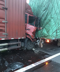 ���£����������󳵲���׷β ��ʻ��˲�����