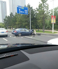 �Ϻ����һ���ײ�� ��ͷ��û�ˣ�