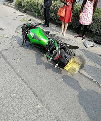 �м�����࣡ǰ���컹���ɿ�Ĵ�ïĦ��ײ������ ���ɢ��һ��