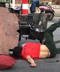 �Ļ�԰�ſڳ������ˣ����ֳ����γ���ײ ����һ��̲Ѫ��