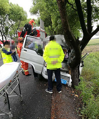 ͻ��������һ�����ײ�� ˾�������ˣ�