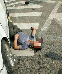 �����ͩ��·���ҳ���������ײ�����ֳ� ����һ̲Ѫ...