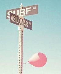 �ڰ��������Ҹ�����Ī���ڣ������ڲ� ��ӵһ��