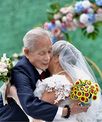 感动!让你见识一下真正的……白头偕老