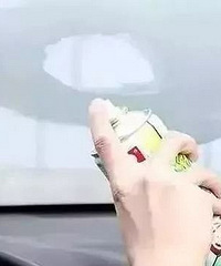 钢管直插穿透驾驶室!嘉兴一男子开车惊魂瞬间