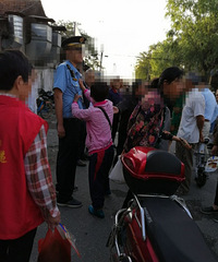 ���۳ǹܣ�һ���类Ů̯����ס���첻�� ����������