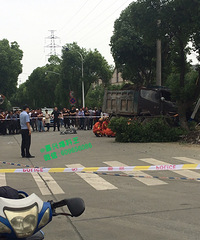 װ��������С�γ� ·����̫̫���� ��ѹ������