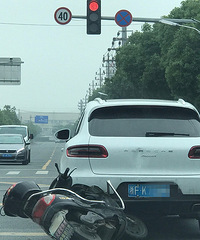 ����ĳʮ��·�� Ħ�г�׷β��ʱ�� ��Ҫ�����