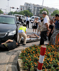 ͻ����������Ϫ·������ײ�����ֳ� ���˵��أ�