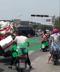 ���ƾ��������ﳵŮ ȫ��һ˿���� ǰ�滹���Ÿ�С����