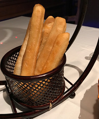 推荐这家早茶店 肠粉极力推荐 一端上来就空盘